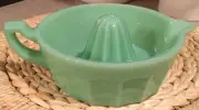 Juice Reamer / Juicer - Jade Jadeite Jadite Green Glass - Mosser USA