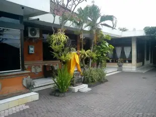 普里索卡薩蒂飯店Hotel Puri Sokasati