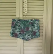 SALT LIFE WOMENS SHORTS FLORAL SWORDFISH PATTRN SIZE XL