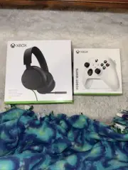 Microsoft Wireless Controller Xbox Series X/S-Robot White +$50 GiftCard +Headset