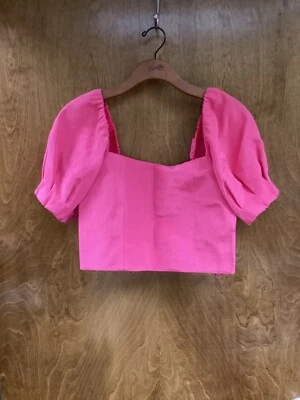 Women NWT "Alice + Olive" hot pink, puffy short sleeve zip os cropped top, Size