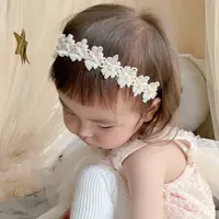 在飛比找PChome24h購物優惠-UNICO 兒童 米白花朵蕾絲珍珠公主髮帶