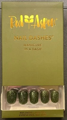 Red Aspen Press On Nails, Short Square, Leena’s Olive Branch