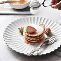 在飛比找ETMall東森購物網優惠-象有秘密花造型盤子日式菊花陶瓷沙拉盤家用餐具甜品水果盤早餐盤
