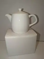 Syracuse Bone China Solid White Teapot 3 Cup- 24 Oz. NEW