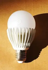 在飛比找Yahoo!奇摩拍賣優惠-kolin 歌林 10W LED球泡燈 燈泡 A19K4-5