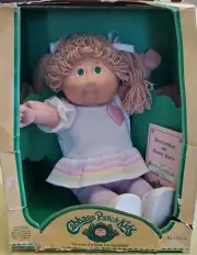 VINTAGE RARE 1985 CABBAGE PATCH KIDS DOLL IN BOX W/ BIRTH CERTIFICATE