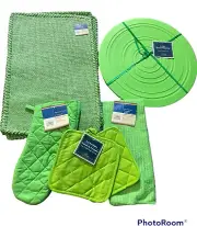 12~Pcs Lime Green kitchen,4~Round Foam,4Placemats,2Potholder,1Towel,1 Oven Mitts
