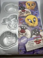 Looney Tunes TWEETY BIRD & SYLVESTER Wilton MINI CAKE PAN VINTAGE 1994 Sealed