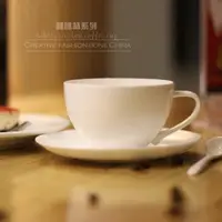 在飛比找ETMall東森購物網優惠-高檔骨瓷咖啡杯 陶瓷杯子 純白簡約骨瓷拉花杯碟套裝 歐式花茶