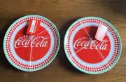 NWT Coca-Cola Set of 8 (2 sets of 4) 10.5" Melamine Dinner Plates Red Green COKE