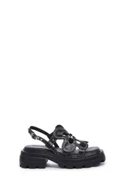 [Current Mood] Floral Frenzy Platform Sandals