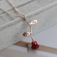 在飛比找蝦皮購物優惠-Rose Flower Pendant Necklace V