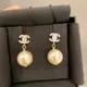[二手] Chanel香奈兒 經典雙C LOGO 水鑽鑲嵌 珍珠墜飾穿式耳環 銀色