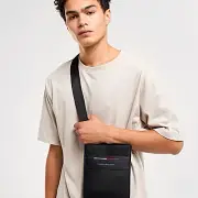 Tommy Hilfiger Crossbody Bag