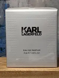 在飛比找Yahoo!奇摩拍賣優惠-香親香愛～～Karl Lagerfeld 卡爾 拉格斐 同名