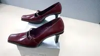 在飛比找Yahoo!奇摩拍賣優惠-NINE WEST 紅色女高跟鞋 6.5 號