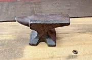 Rustic Style Cast Iron Anvil Jewlers Paperweight