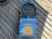 Shark Buttermilk Pancake Mix & Skillet Set Makes 4-6 Sharks Breakfast