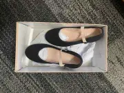 BRAND NEW! Bloch Character Shoes (Accent Flat), size 4