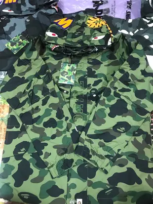 BAPE鯊魚黃迷彩雪衣 風衣外套 CAMO SNOWBOARD Jacket