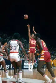 Auston Carr Cleveland Cavaliers shoots v the Washington Bullets a- 1976 Photo