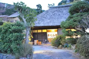 熱海的4臥室獨棟住宅 - 135平方公尺/2間專用衛浴150yrs history, traditonal house with thatch roof