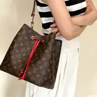 在飛比找PopChill優惠-[二手] Louis Vuitton lv水桶包 紅色 m4