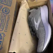 Size 5.5 - Brooks Levitate 4 Low Grey Blackened Pearl W