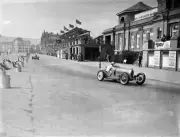Thomas Humber, Bugatti, leads Raymond Mays, ERA 1935 Motor Racing Old Photo
