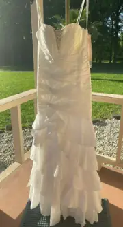 Dave & Johnny Princess White Strapless Wedding dress Women's size 9/10 (NEW)