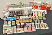 PHYSICIANS FORMULA 100 PCS MAKE UP WHOLESALE MOSTLY SEALED/CARDED-EXCTLY AS SHWN