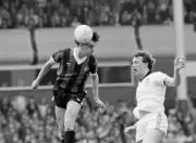 Kevin Reeves Of Manchester City Kevin Beattie Of Ipswich Town 1981 OLD PHOTO