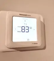 New - Honeywell Z-Wave T6 Pro Programmable Smartstart Thermostat