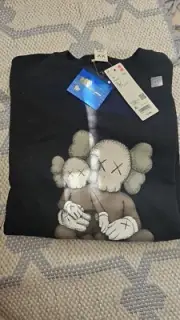 Brand New Uniqlo x Kaws 2023 New Sweater Sweatshirt Black JDM SIZING XL