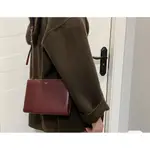 全新真品 CELINE TRIO 小款 酒紅色 小羊皮 三層 拉鍊 手提包 肩背包 側背包