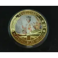 在飛比找蝦皮購物優惠-英女王伊麗莎白二世彩色鍍金紀念幣~非銀幣有盒子，錢幣，紀念幣
