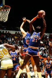 Truck Robinson of the Phoenix Suns 1980's Basketball Photo