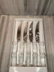 Mikasa Set Of 4 Classico Satin Stainless Steak Knives Knife 9 1/8"