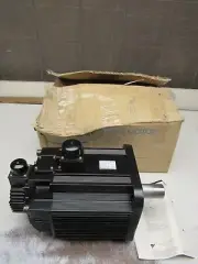 YASKAWA SERVO MOTOR SGMGH-44A2A2C NEW IN THE BOX !! MAKE OFFER !! OLD STOCK !!