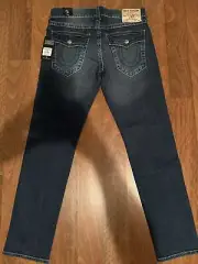 True Religion “Dark High Road Wash” GENO SN Relaxed Slim 32x32 #107333