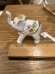 Miniature Trinket Box / WHITE ELEPHANT / Hinged/ magnetic Closure / ENAMEL