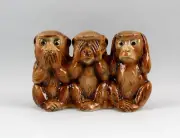 9942409 Three Monkeys of Wisdom Nikko Wagner & Apel Porcelain Figurine 20x9x14cm