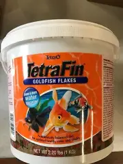TetraFin Goldfish Flakes, 2.2-Pound
