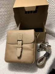 NIB MegaGear Torres Mini MG1702 Genuine Brown Leather Camera Messenger Bag