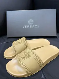 在飛比找Yahoo!奇摩拍賣優惠-【EZ兔購】~正品 VERSACE  凡賽斯 logo  美