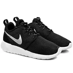 【NIKE】WMNS NIKE ROSHERUN 復古 輕量 黑底銀勾 慢跑(511882-094)