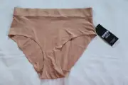 Bonds WTT8W Ladies DWS Sierra Nevada Microfibre Invisi Full Brief Size 16 New