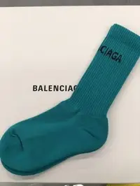 在飛比找Yahoo!奇摩拍賣優惠-全新巴黎世家 BALENCIAGA 草地綠LOGO字樣運動襪