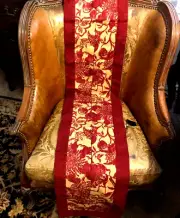 NWT PACIFIC DESIGNS Table Runner 70" Button Pleat Elegant Birds RedKhaki